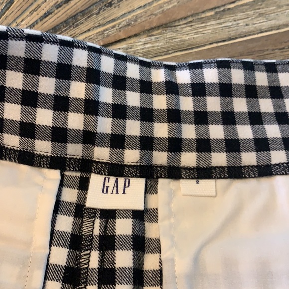Black and white gingham Gap shorts - Picture 2 of 2